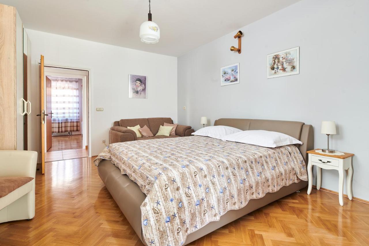Haus Ana Apartment Porec Luaran gambar