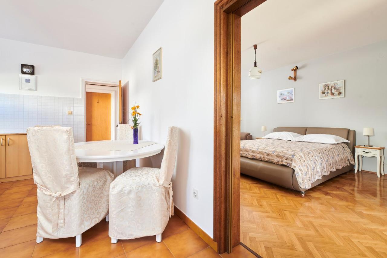 Haus Ana Apartment Porec Luaran gambar