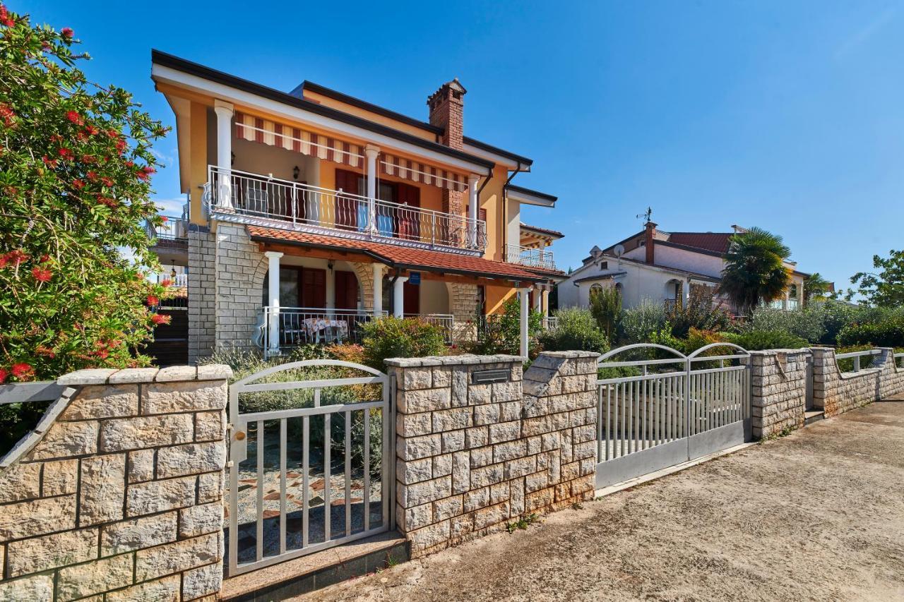 Haus Ana Apartment Porec Luaran gambar
